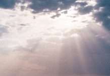 Nos oye desde el cielo