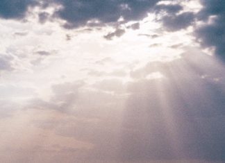 Nos oye desde el cielo