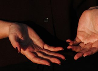 Los brazos de Dios están abiertos